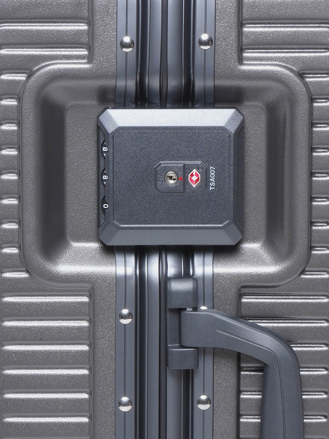 Kinetic Hard top Trolley Luggage Suitcase - Image 10