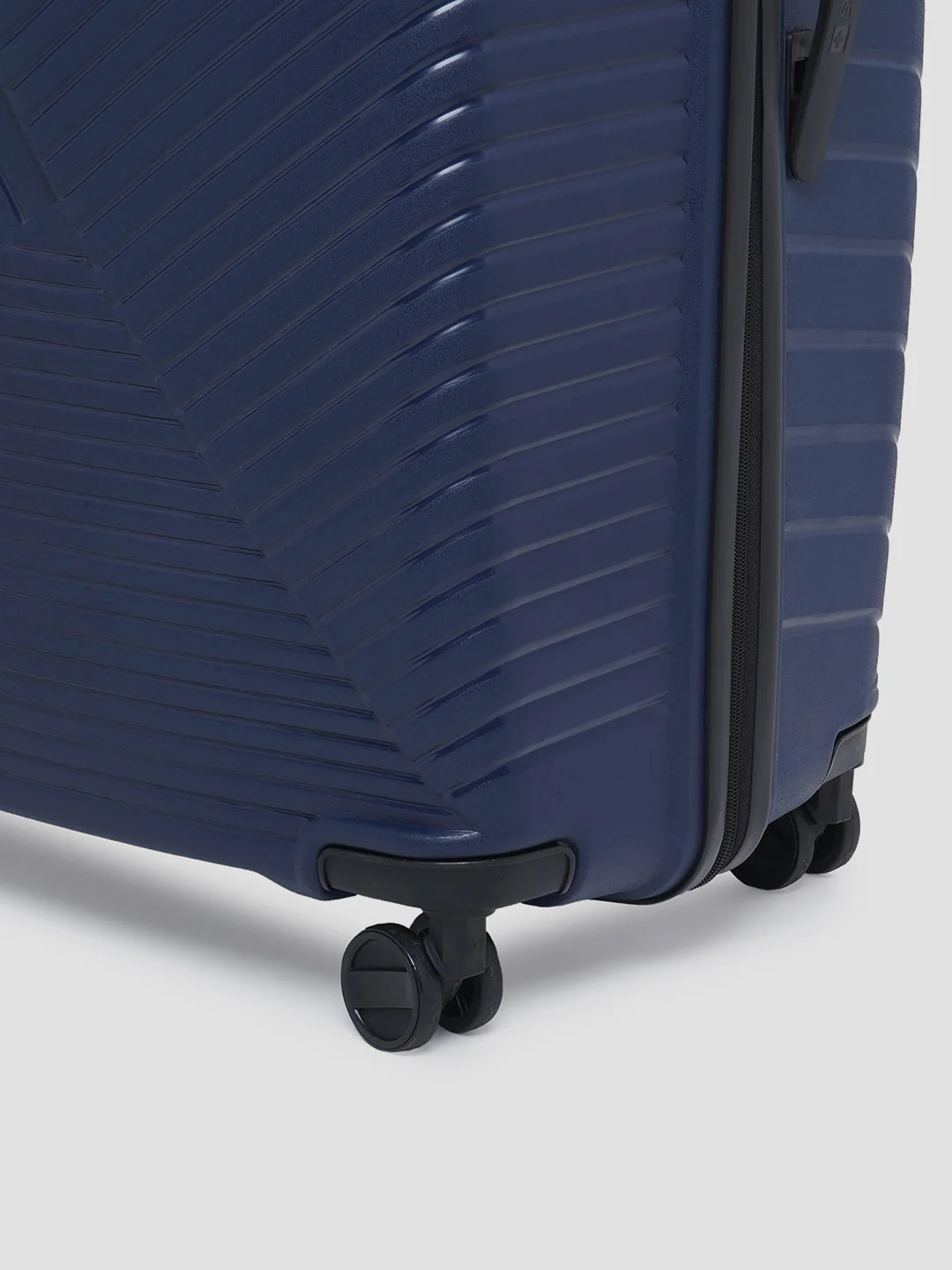 Zurich Hard Top Trolley Luggage Bag - Image 185