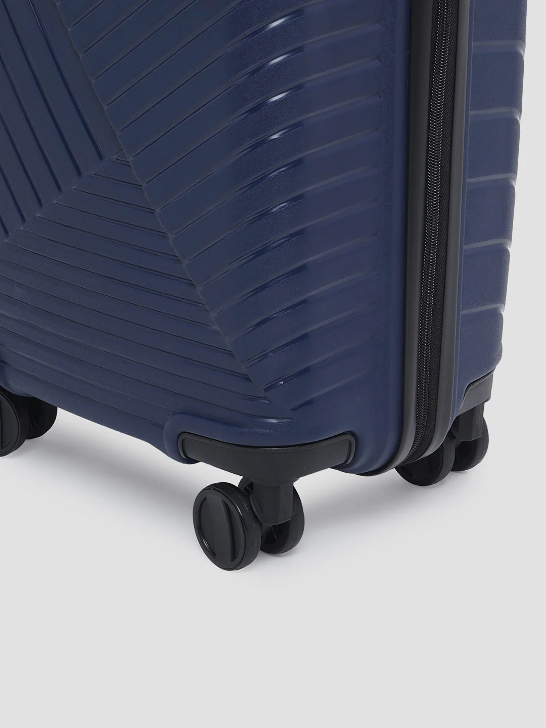 Zurich Hard Top Trolley Luggage Bag - Image 204